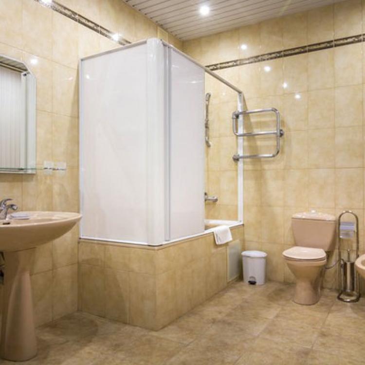 Ванная комната в 2 местном 1 комнатном Стандарте, Корпус №2 санатория Москва в Ессентуках